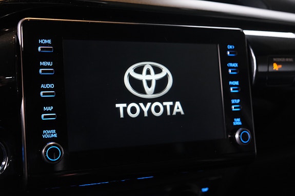 Toyota HiLux 14 of 30