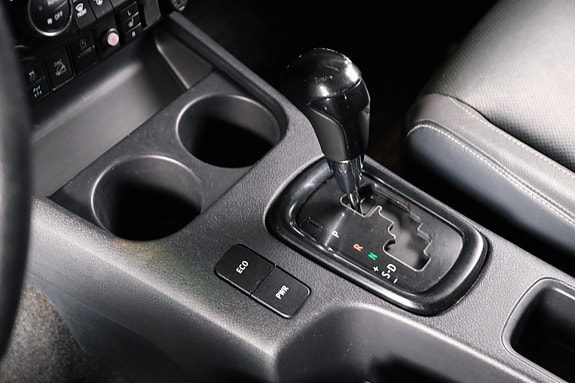Toyota HiLux 20 of 30