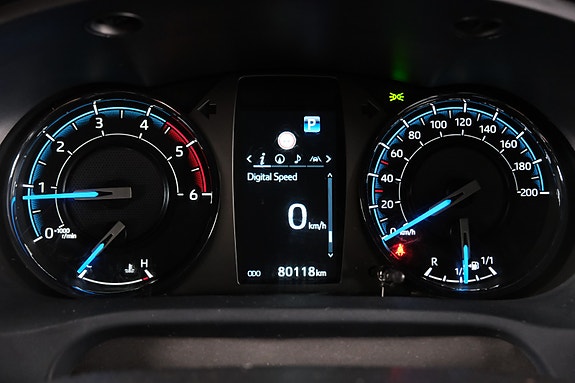 Toyota HiLux 13 of 30