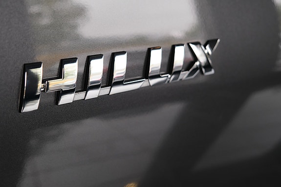 Toyota HiLux 6 of 30