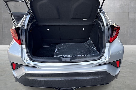 Toyota C-HR 13 of 15