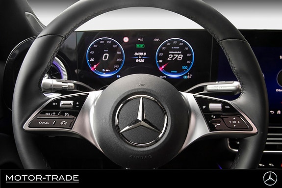 Mercedes-Benz CLA350 24 of 30