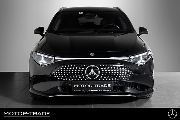 Mercedes-Benz CLA350 3 of 30