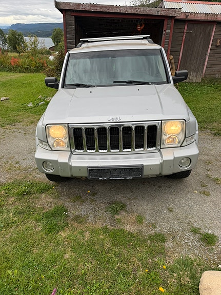 Jeep Commander 2 of 12