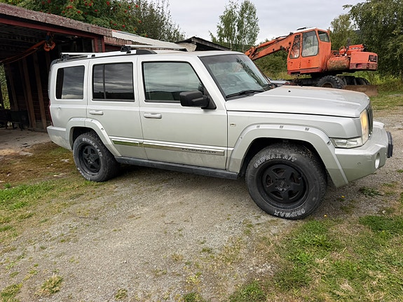 Jeep Commander 4 of 12