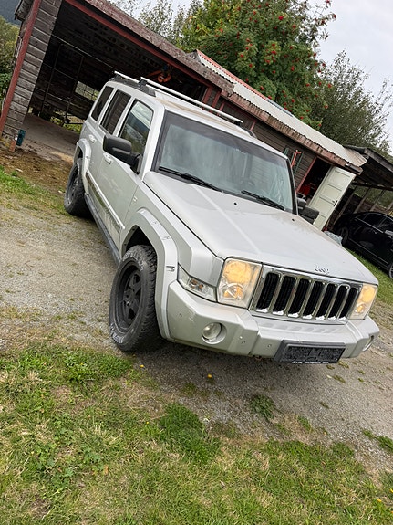 Jeep Commander 3 of 12