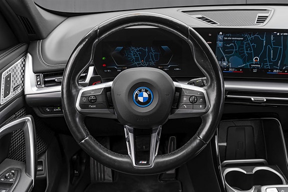 BMW iX1 16 of 30