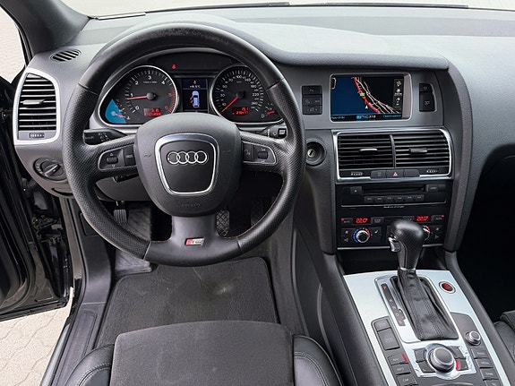Audi Q7 6 of 12