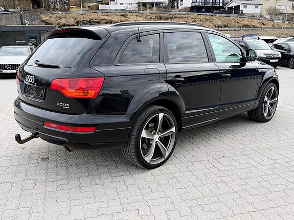 Audi Q7 3 of 12