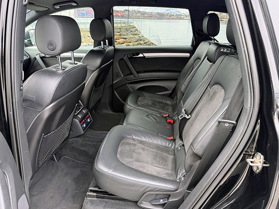 Audi Q7 8 of 12