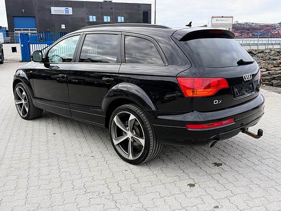 Audi Q7 4 of 12