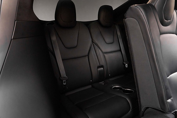 Tesla Model X 19 of 29