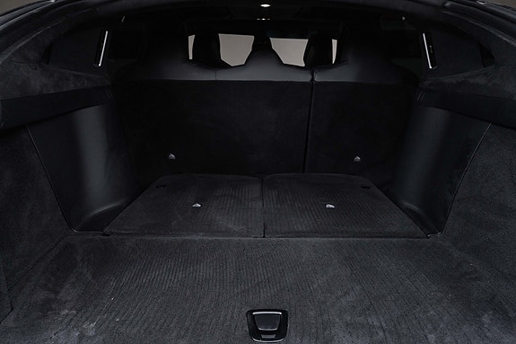 Tesla Model X 17 of 29