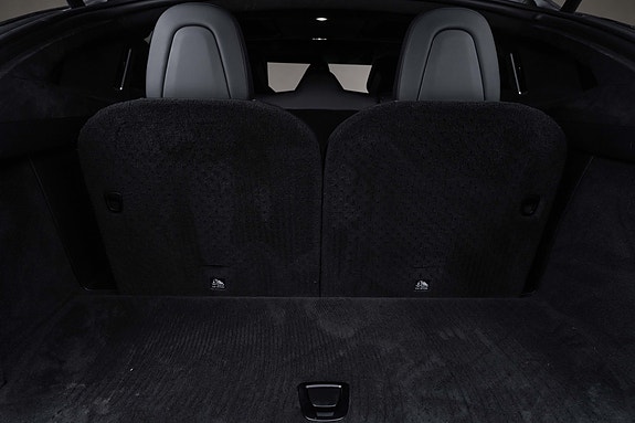 Tesla Model X 18 of 29