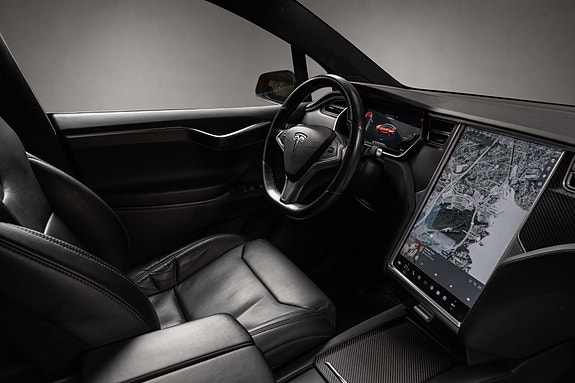 Tesla Model X 21 of 29