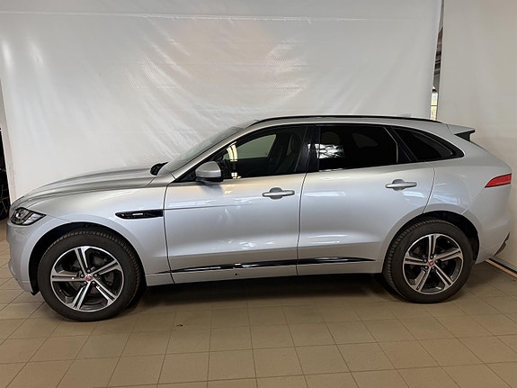 Jaguar F-PACE 4 of 5