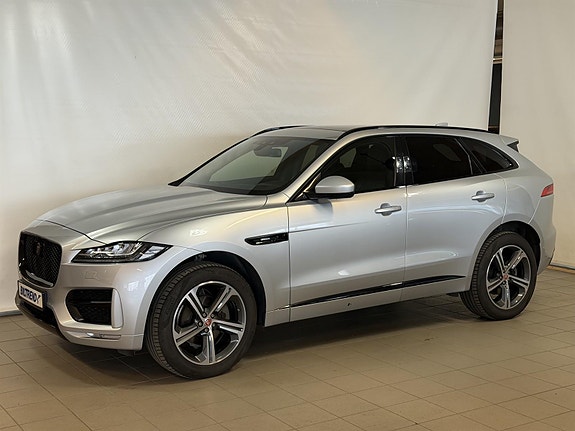 Jaguar F-PACE 3 of 5