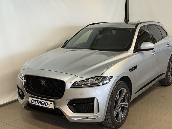Jaguar F-PACE 2 of 5