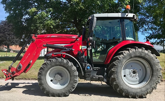 Massey Ferguson 5713 Efficient D4 2 of 15