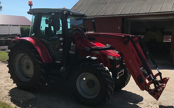 Massey Ferguson 5713 Efficient D4 7 of 15