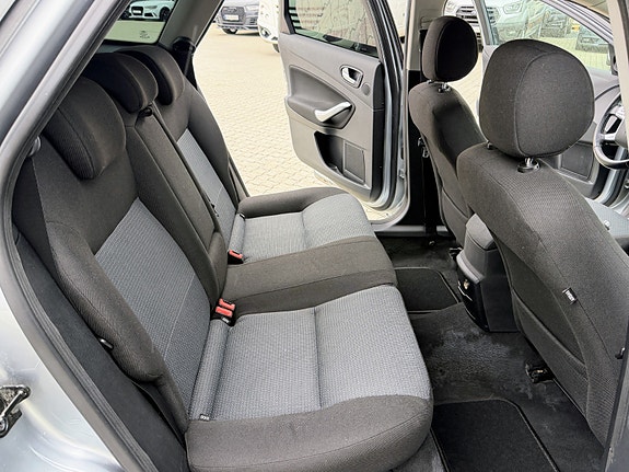 Ford Mondeo 9 of 11
