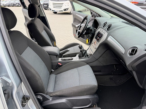 Ford Mondeo 8 of 11