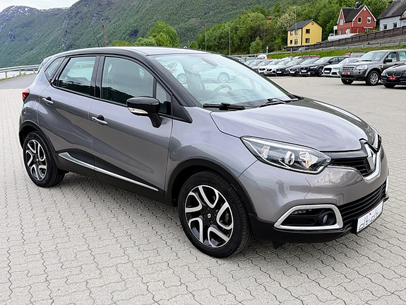 Renault Captur 2 of 11