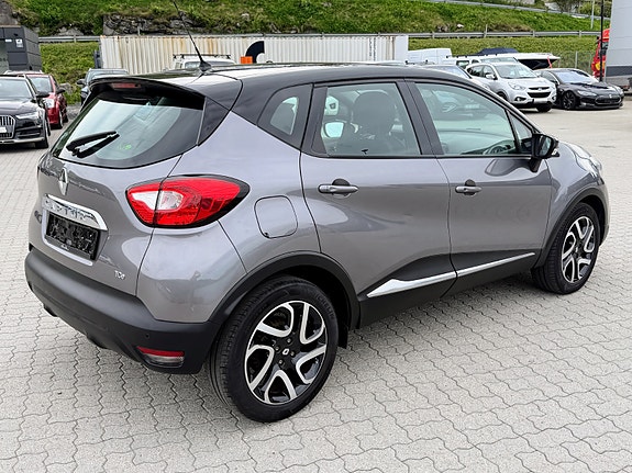 Renault Captur 3 of 11