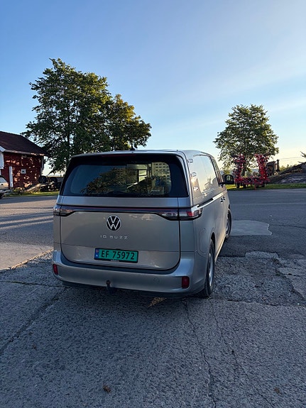 Volkswagen ID. Buzz 3 of 6