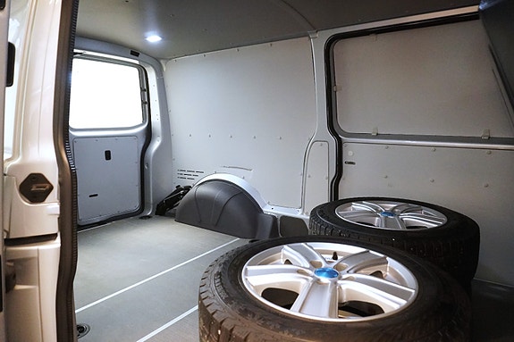 Volkswagen Transporter 25 of 29
