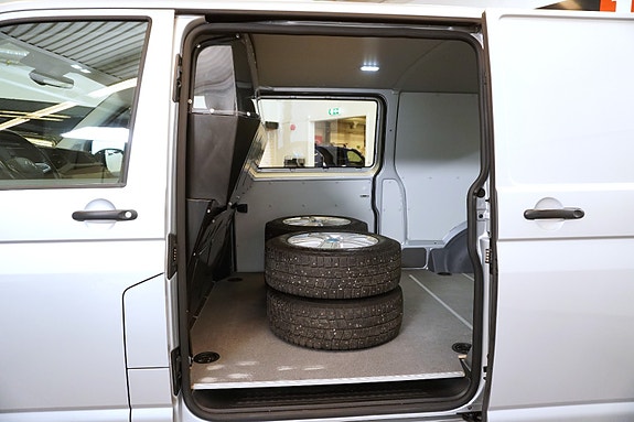 Volkswagen Transporter 26 of 29