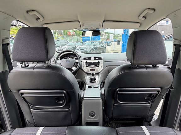 Ford Kuga 10 of 11
