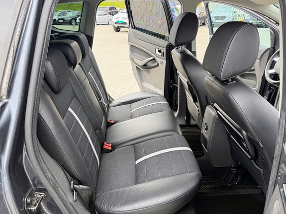 Ford Kuga 9 of 11