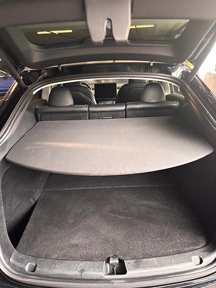 Tesla Model Y 25 of 30