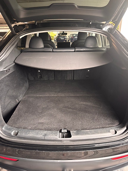 Tesla Model Y 24 of 30