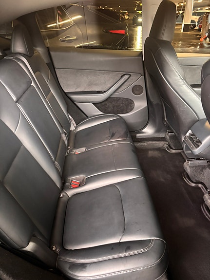 Tesla Model Y 27 of 30