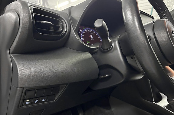 Toyota Yaris Cross 9 of 13