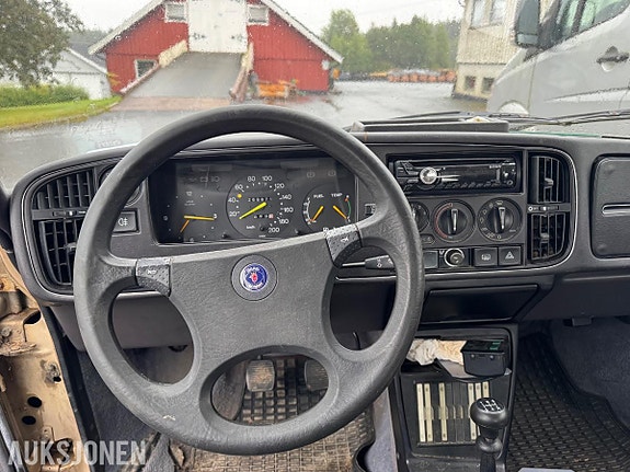 Saab 900 19 of 21