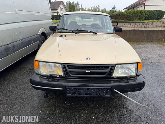Saab 900 2 of 21