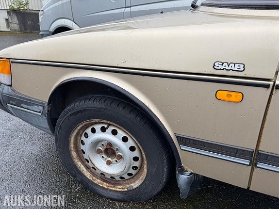 Saab 900 10 of 21