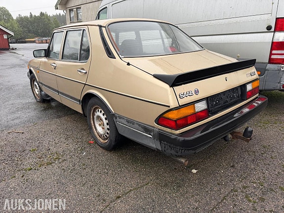 Saab 900 5 of 21
