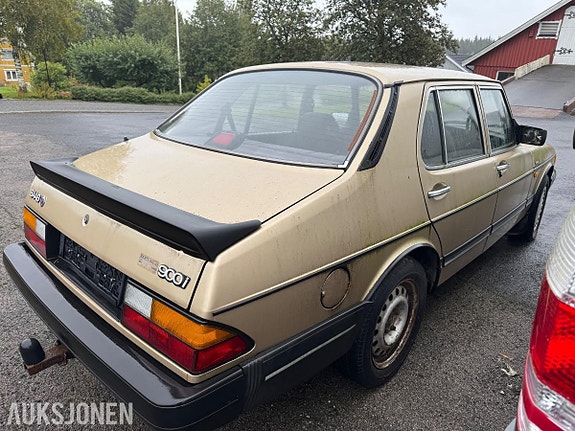 Saab 900 4 of 21