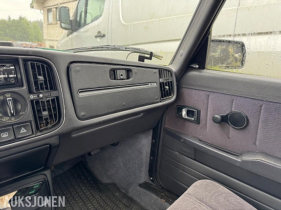 Saab 900 17 of 21