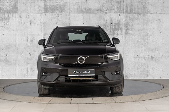 Volvo XC40 3 of 30