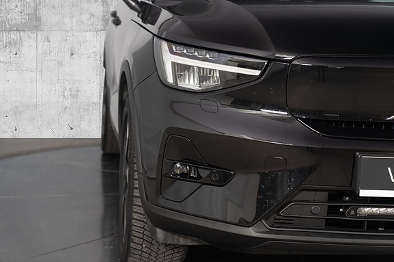 Volvo XC40 4 of 30