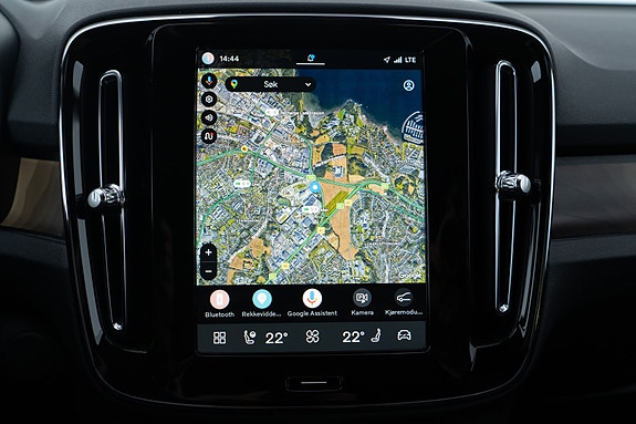 Volvo XC40 24 of 30