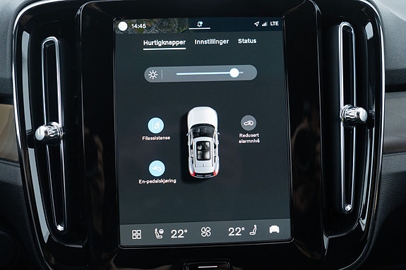 Volvo XC40 28 of 30