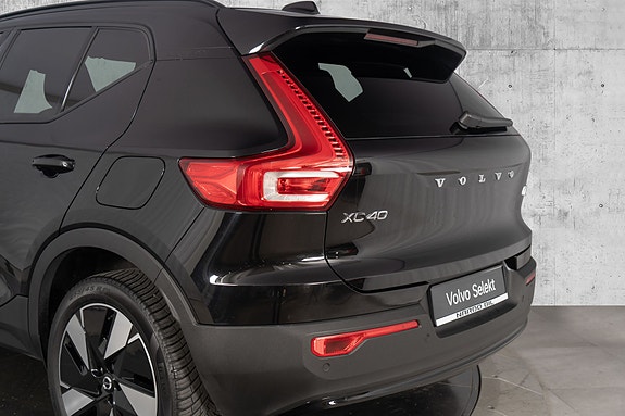 Volvo XC40 10 of 30
