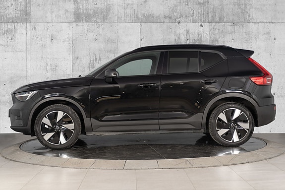 Volvo XC40 8 of 30