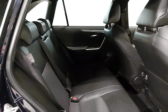 Toyota RAV4 18 of 22